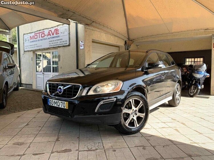 Usado Volvo XC60 Momentum 163 HP (119 kW) 2012 Preto SUV