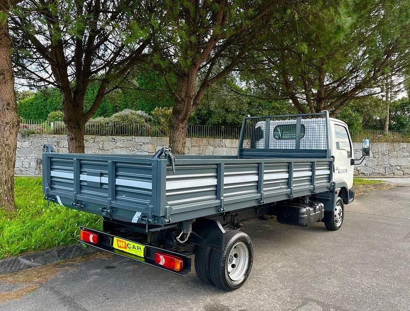 Usado Nissan Cabstar 120 HP (88 kW) 2001 Branco Pickup