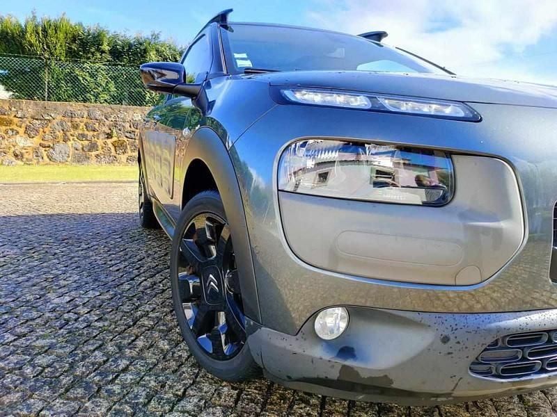 Usado Citroën C4 Cactus PureTech 82 HP (60 kW) 2014 Cinzento Citadino