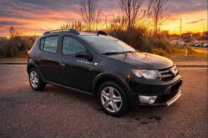 Usado 2013 Dacia Sandero Stepway Sedan | € 6.890 (Preço justo) - Imagem 1/4