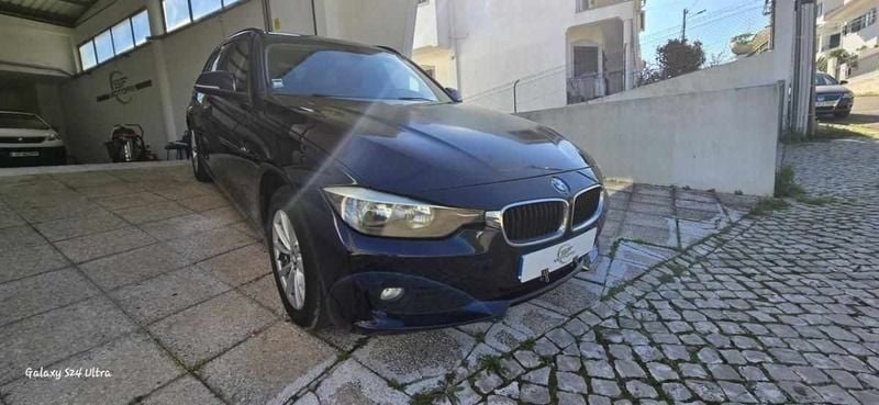 Azul Usado 2014 BMW 318 Luxury Line Carrinha | € 13.990 (Bom preço) - Imagem 1/4