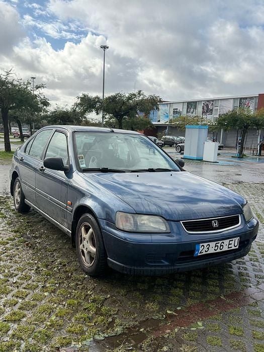 Usado Honda Civic 66 HP (48 kW) 1995 Sedan