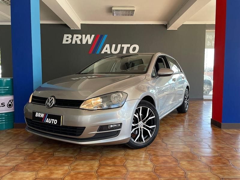 Cinzento Usado 2014 VW Golf VII Highline Citadino | € 13.490 (Preço justo) - Imagem 1/4