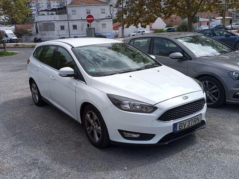 Usado 2016 Ford Focus Sedan | € 10.000 (Preço justo) - Imagem 1/4