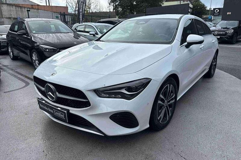 Branco Usado 2024 Mercedes 180 Sedan | € 43.900 (Preço justo) - Imagem 1/4