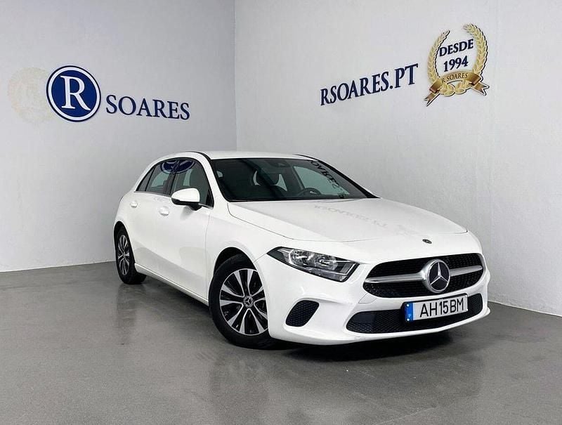 Branco Usado 2021 Mercedes A180 Style Sedan | € 26.400 - Imagem 1/4