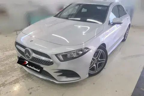 Cinza Usado 2021 Mercedes A180 AMG line Citadino | € 31.990 - Imagem 1/1