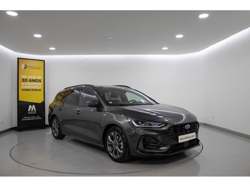 Cinzento Usado 2023 Ford Focus ST-Line X Carrinha | € 22.730 (Preço justo) - Imagem 1/4