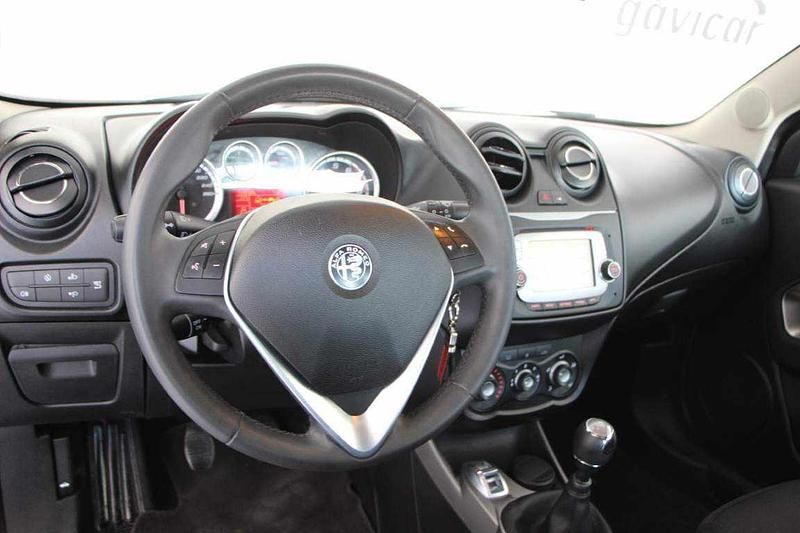 Usado Alfa Romeo MiTo 105 HP (77 kW) 2018 Preto Citadino
