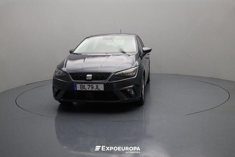 Cinzento Usado 2024 Seat Ibiza Style Sedan | € 18.490 (Preço justo) - Imagem 1/4