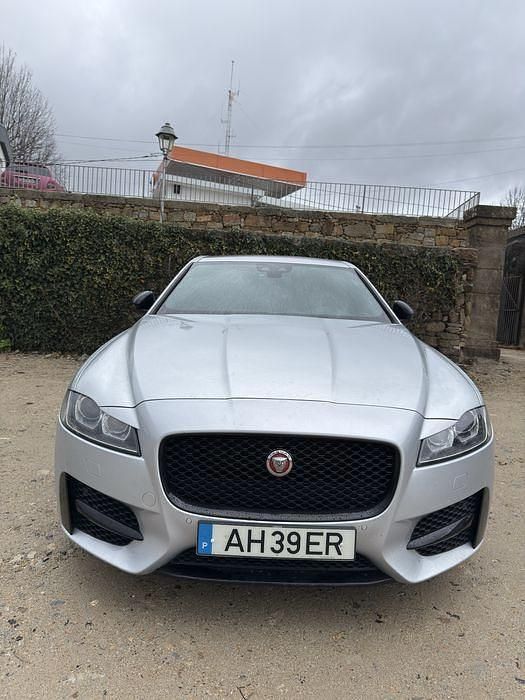 Usado 2017 Jaguar XF R-Sport Sedan | € 25.500 (Caro) - Imagem 1/4