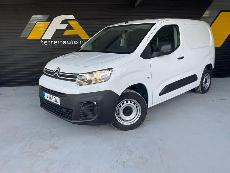 Branco Usado 2021 Citroën Berlingo Shine Monovolume | € 14.500 (Bom preço) - Imagem 1/4
