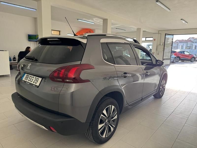 Usado Peugeot 2008 120 HP (88 kW) 2016 Cinzento SUV