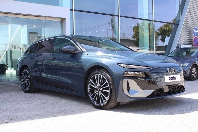 Azul Usado 2025 Audi A6 e-tron Carrinha | € 71.990 - Imagem 1/4