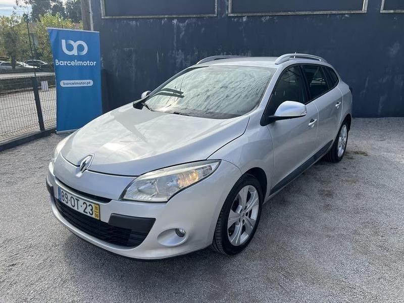 Cinza Usado 2010 Renault Mégane GrandTour Dynamique Carrinha | € 6.750 (Preço justo) - Imagem 1/4