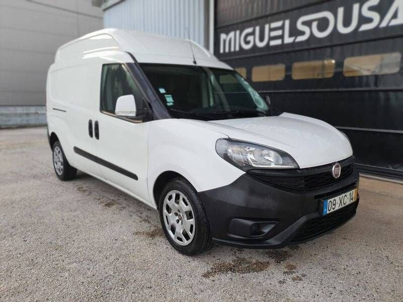 Branco Usado 2019 Fiat Doblò Monovolume | € 14.000 (Preço justo) - Imagem 1/4