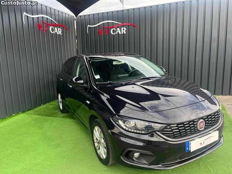 Preto Usado 2019 Fiat Tipo Lounge Sedan | € 10.900 (Preço justo) - Imagem 1/1