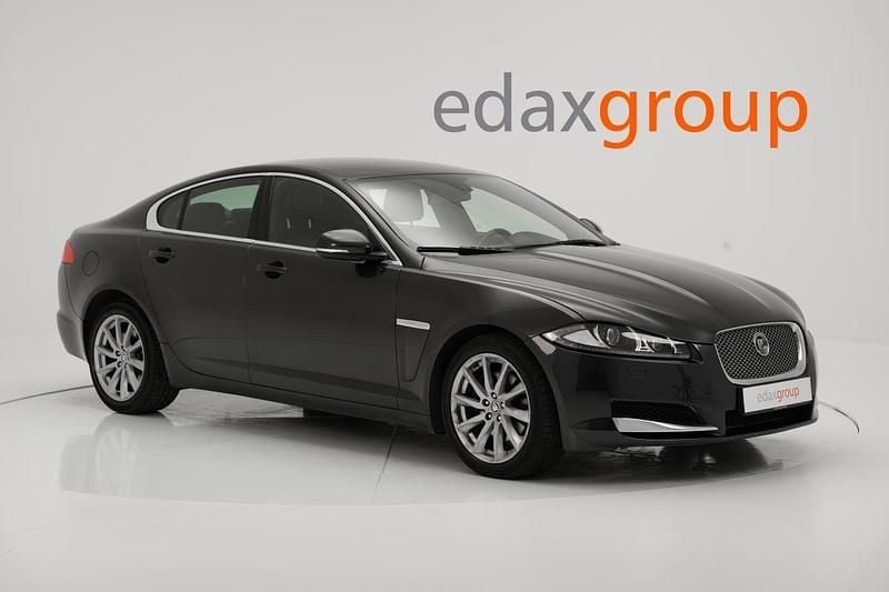 Preto Usado 2012 Jaguar XF | € 12.990 - Imagem 1/4