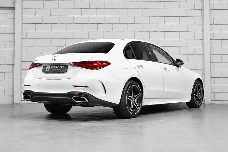 Usado Mercedes C300 AMG line 313 HP (230 kW) 2022 Branco Sedan