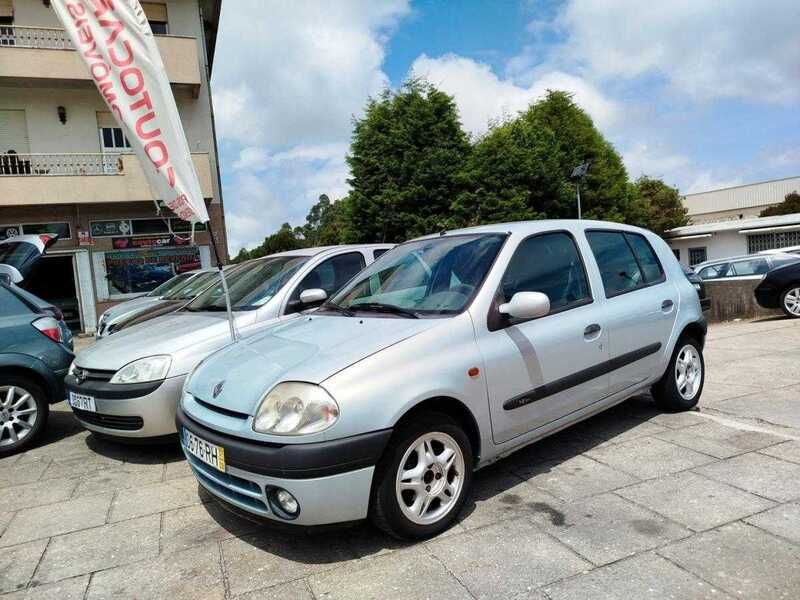 Cinzento Usado 2001 Renault Clio II | € 2.499 (Preço justo) - Imagem 1/4