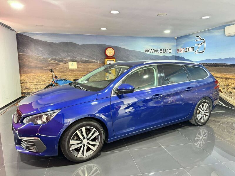 Azul Usado 2018 Peugeot 308 Allure Carrinha | € 12.950 (Preço elevado) - Imagem 1/4