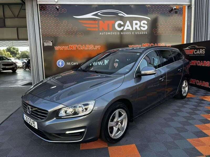 Cinzento Usado 2015 Volvo V60 Momentum Carrinha | € 8.900 (Super Preço) - Imagem 1/4
