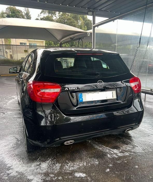 Usado Mercedes A180 Urban 110 HP (80 kW) 2013 Sedan