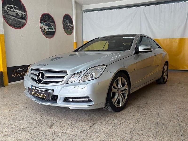 Cinza Usado 2011 Mercedes E250 Elegance Coupé | € 19.500 - Imagem 1/4