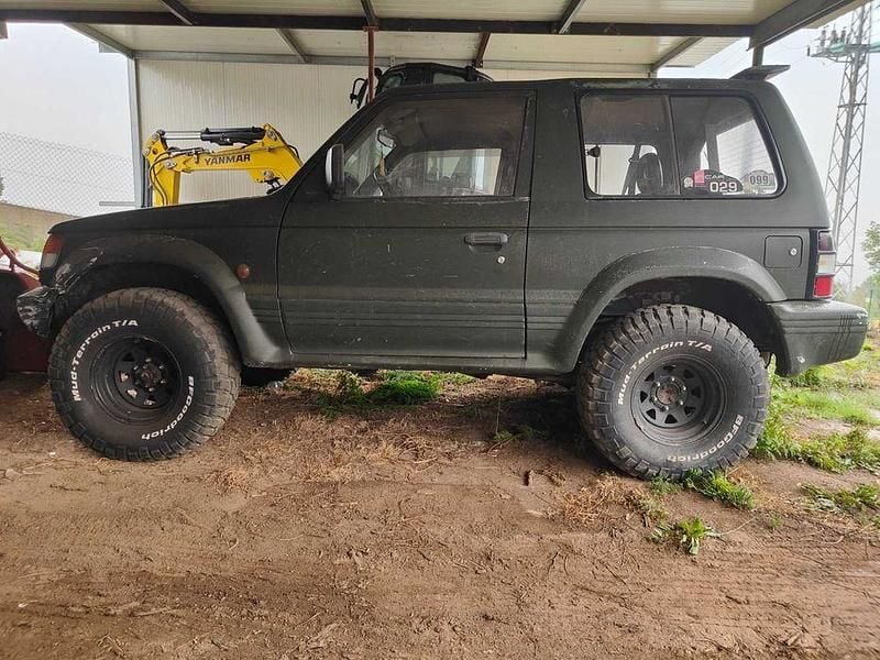 Usado 1996 Mitsubishi Pajero SUV | € 8.500 - Imagem 1/4
