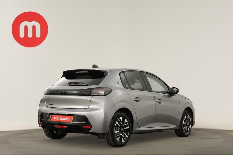 Usado Peugeot e-208 Allure 114 kW (156 HP) 2025 Citadino