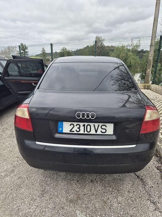 Usado Audi A4 130 HP (95 kW) 2003 Sedan