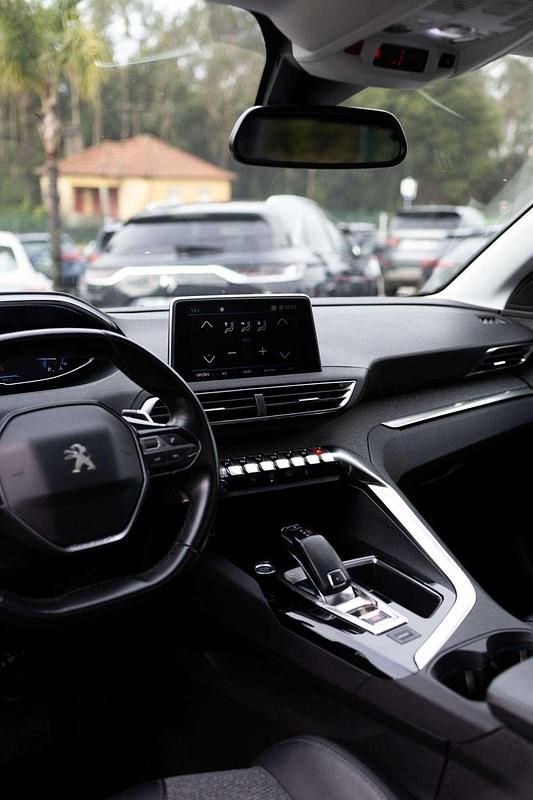 Usado Peugeot 3008 130 HP (95 kW) 2019 Branco SUV