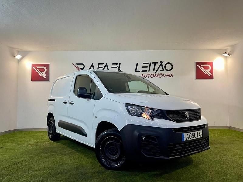 Branco Usado 2021 Peugeot Partner Monovolume | € 13.950 (Bom preço) - Imagem 1/4