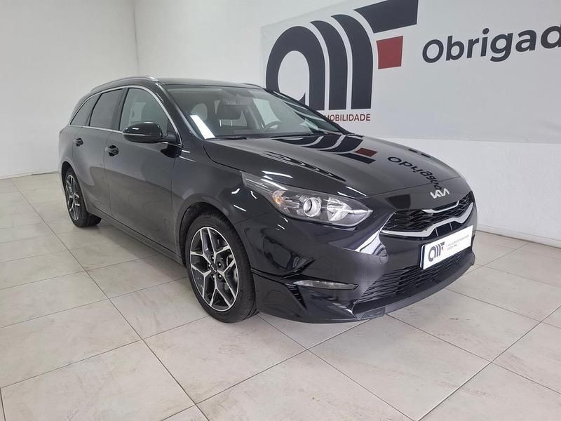 Preto Usado 2024 Kia Ceed Sportswagon Carrinha | € 19.750 (Preço justo) - Imagem 1/4