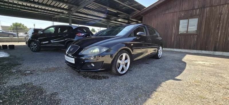 Preto Usado 2010 Seat Leon Citadino | € 7.990 (Bom preço) - Imagem 1/4