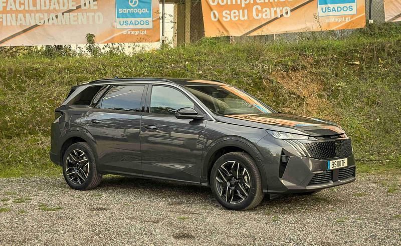 Cinzento Usado 2025 Peugeot 5008 Allure SUV | € 35.990 (Caro) - Imagem 1/4