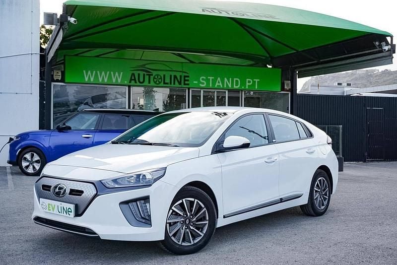 Branco Usado 2021 Hyundai Ioniq 6 Sedan | € 18.900 (Preço justo) - Imagem 1/4