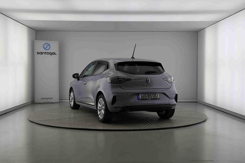 Usado Renault Clio V Evolution 91 HP (66 kW) 2024 Cinzento Citadino
