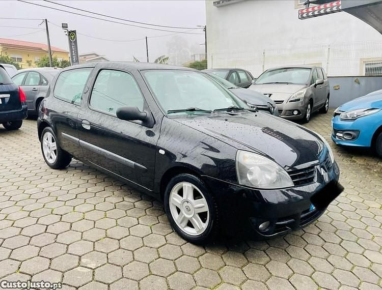 Preto Usado 2006 Renault Clio II Dynamique | € 3.490 (Preço justo) - Imagem 1/1