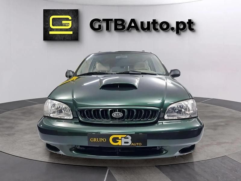 Verde Usado 2000 Kia Carnival Monovolume | € 5.990 - Imagem 1/4