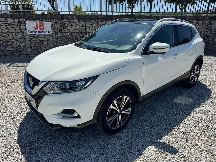Branco Usado 2018 Nissan Qashqai N-Connecta SUV | € 16.950 (Bom preço) - Imagem 1/1