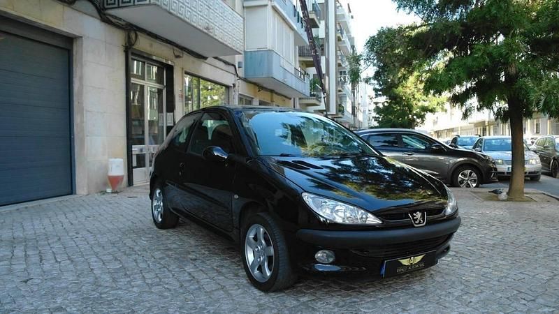Usado Peugeot 206 GTi 110 HP (80 kW) 2001 Preto Coupé