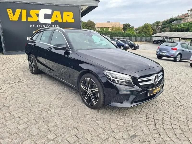 Usado Mercedes C300e Avantgarde 306 HP (225 kW) 2020 Preto Carrinha