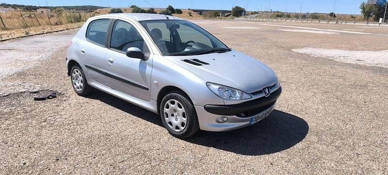 Usado 2004 Peugeot 206 Sedan | € 2.000 (Preço justo) - Imagem 1/4