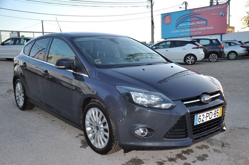 Cinzento Usado 2014 Ford Focus Titanium Citadino | € 12.950 (Caro) - Imagem 1/4