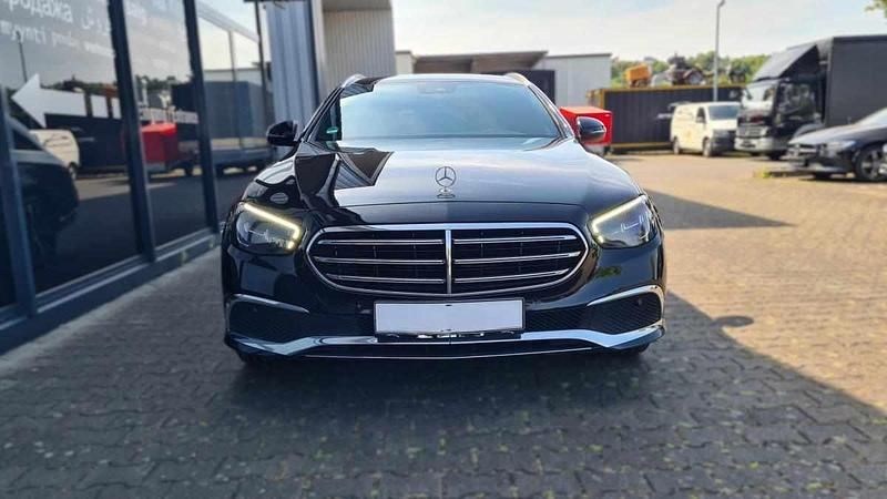 Preto Usado 2022 Mercedes E300 | € 35.900 (Super Preço) - Imagem 1/4