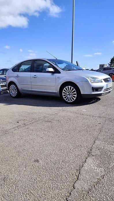 Usado 2005 Ford Focus Sedan | € 3.000 (Preço justo) - Imagem 1/4