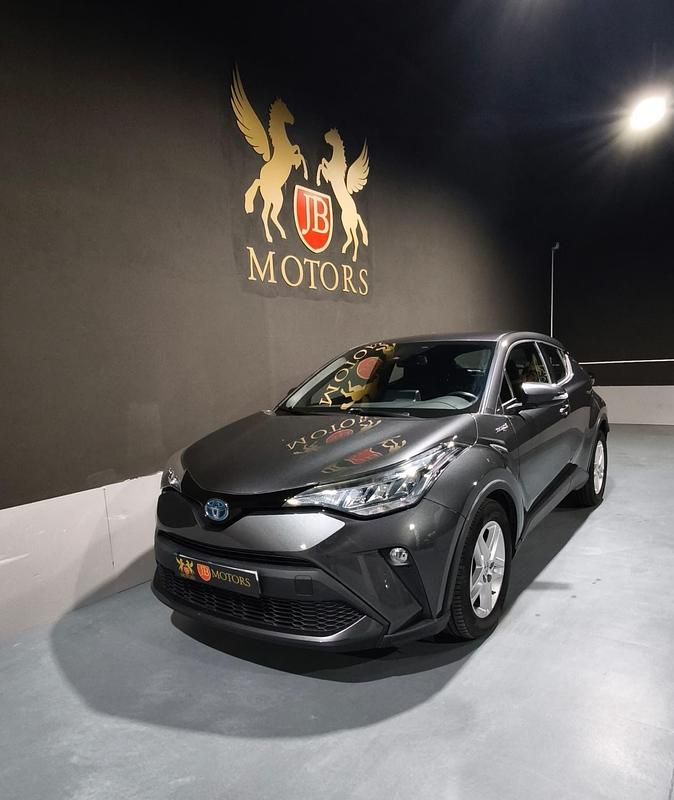 Usado Toyota C-HR Comfort 98 HP (72 kW) 2021 Cinza SUV