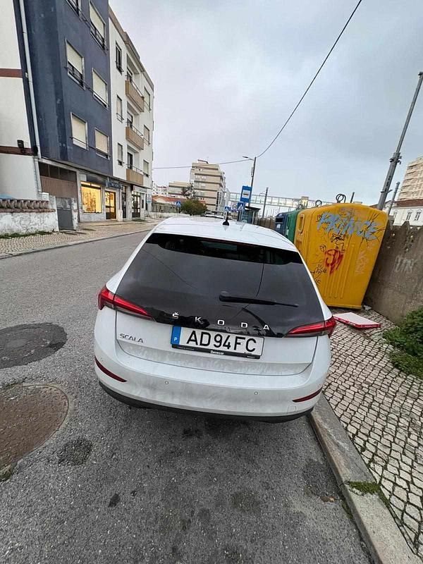 Usado Skoda Scala 116 HP (85 kW) 2020 Branco Citadino