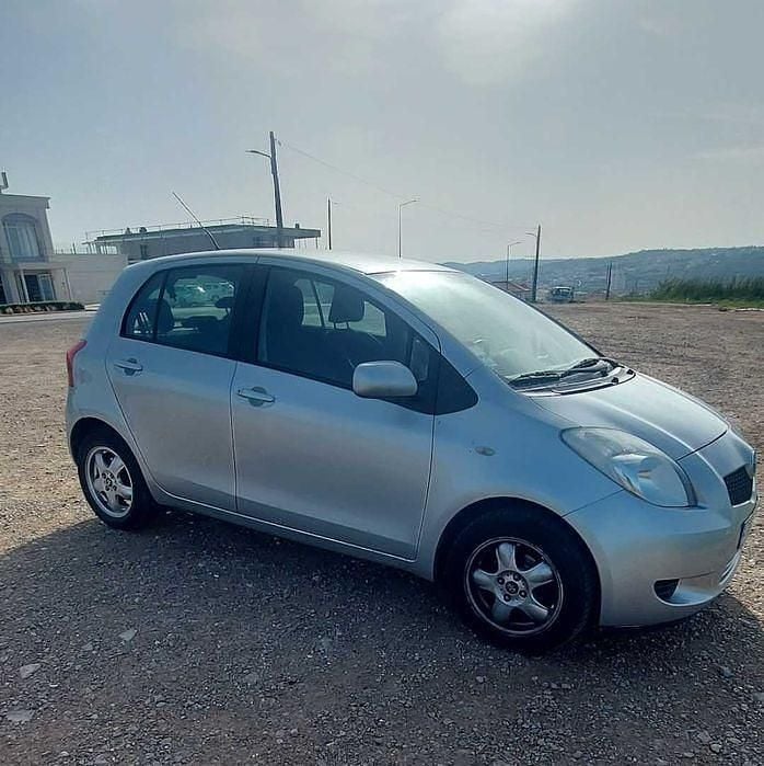 Usado 2006 Toyota Yaris Sedan | € 4.750 (Preço justo) - Imagem 1/4